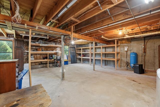 221 Pierce Rd, West Brookfield, MA 01585