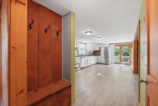 221 Pierce Rd, West Brookfield, MA 01585