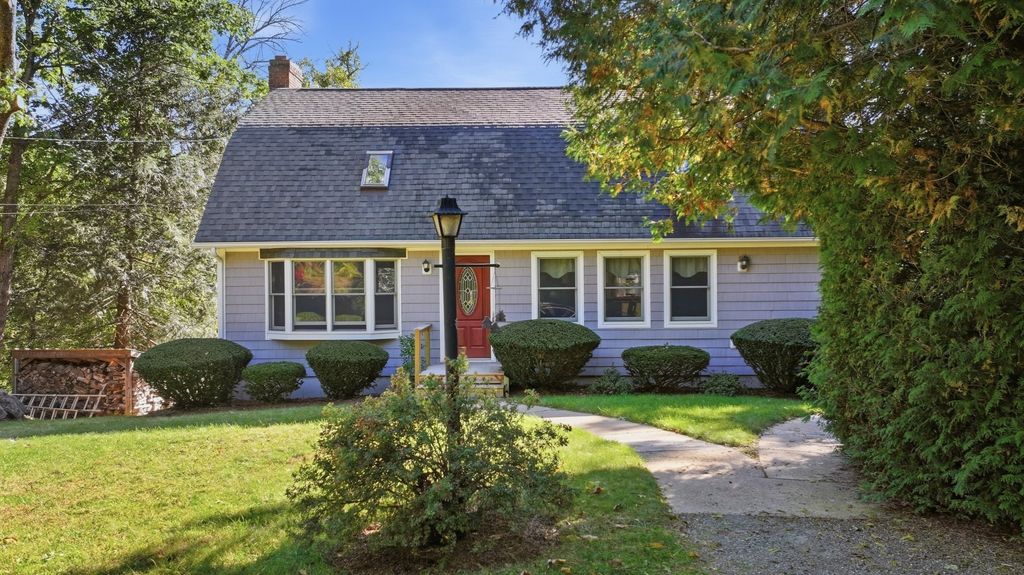 221 Pierce Rd, West Brookfield, MA 01585