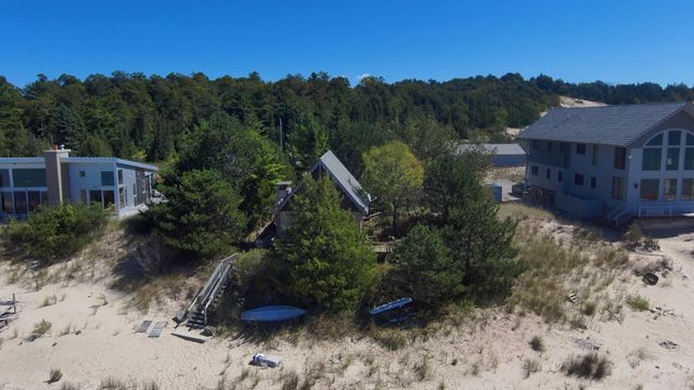 14619 N Cathead Bay Drive, Leelanau Twp, MI 49670
