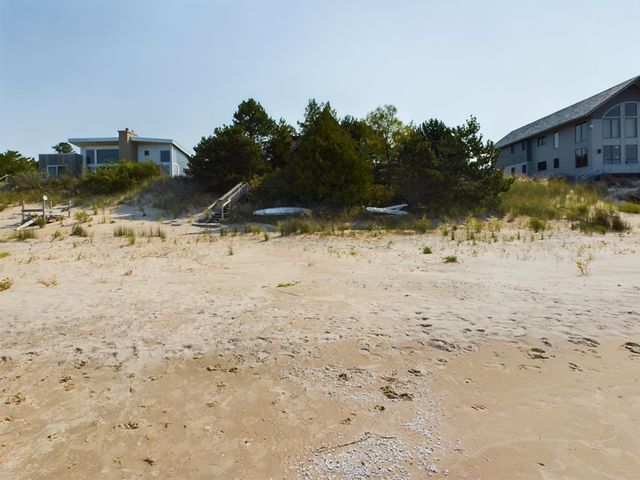 14619 N Cathead Bay Drive, Leelanau Twp, MI 49670