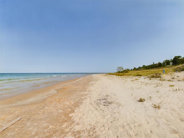 14619 N Cathead Bay Drive, Leelanau Twp, MI 49670