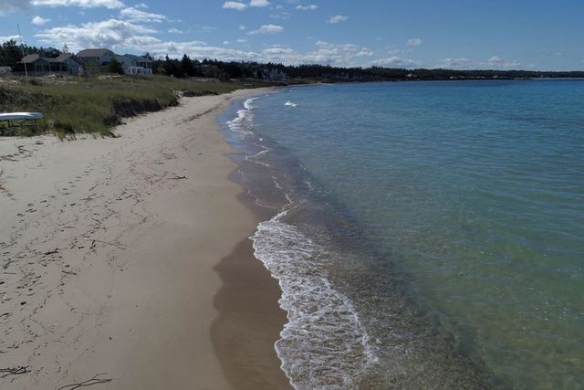 14619 N Cathead Bay Drive, Leelanau Twp, MI 49670