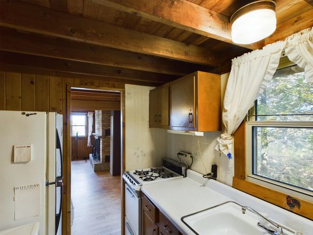 14619 N Cathead Bay Drive, Leelanau Twp, MI 49670