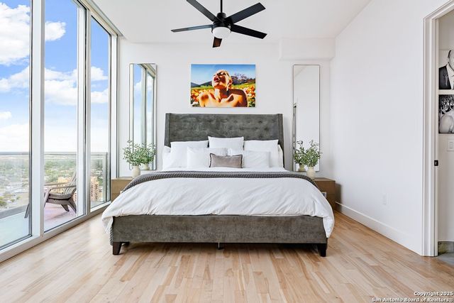 610 E Market St Unit 3304, San Antonio, TX 78205