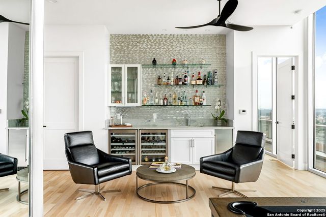 610 E Market St Unit 3304, San Antonio, TX 78205