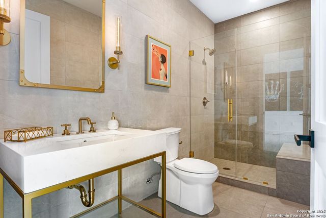 610 E Market St Unit 3304, San Antonio, TX 78205