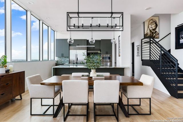 610 E Market St Unit 3304, San Antonio, TX 78205