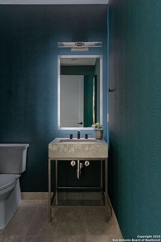 610 E Market St Unit 3304, San Antonio, TX 78205