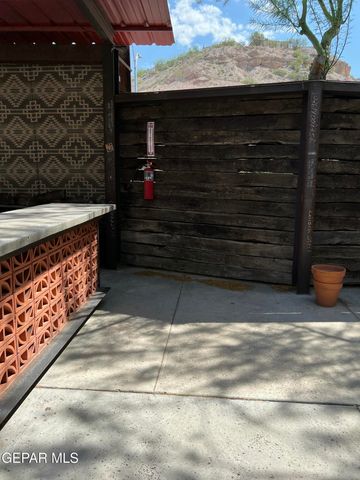 4935 N Mesa Street, El Paso, TX 79911