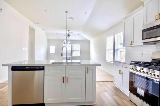 13218 Hayden Peak, Iowa Colony, TX 77583