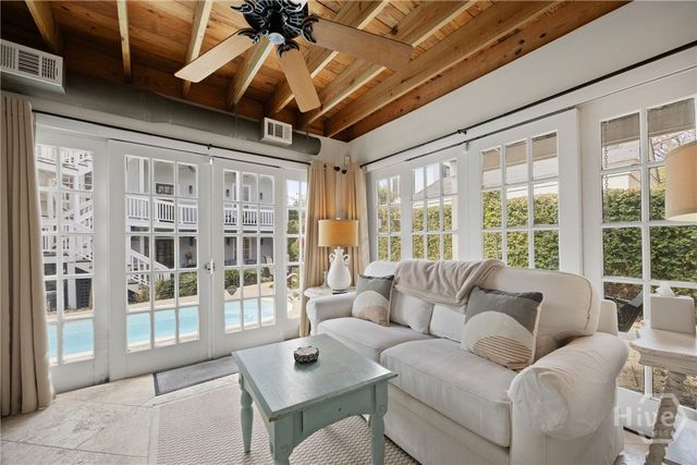 512 Tattnall Street, Savannah, GA 31401