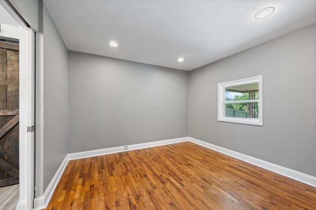6628 Cabot Dr, Nashville, TN 37209