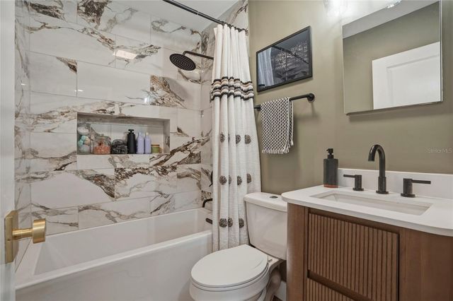 411 42ND AVENUE NE, St Petersburg, FL 33703