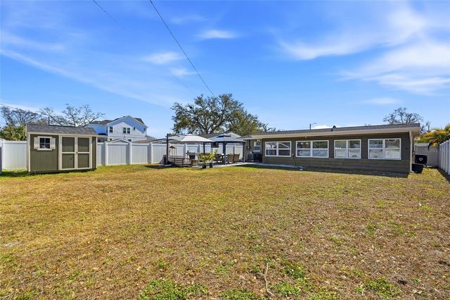 411 42ND AVENUE NE, St Petersburg, FL 33703