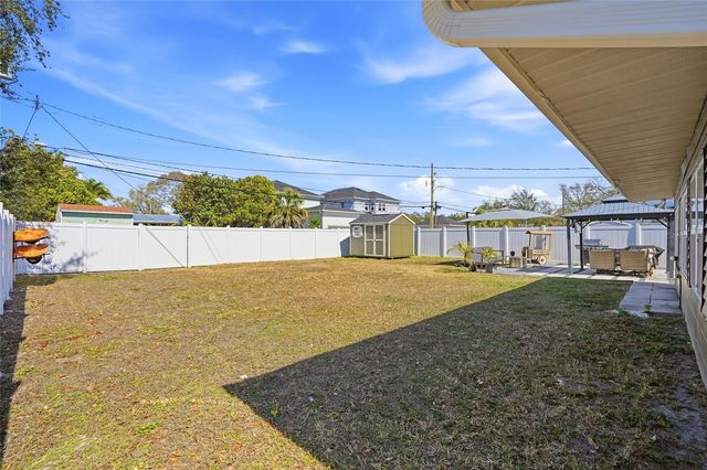 411 42ND AVENUE NE, St Petersburg, FL 33703
