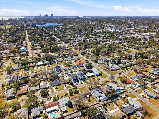 411 42ND AVENUE NE, St Petersburg, FL 33703