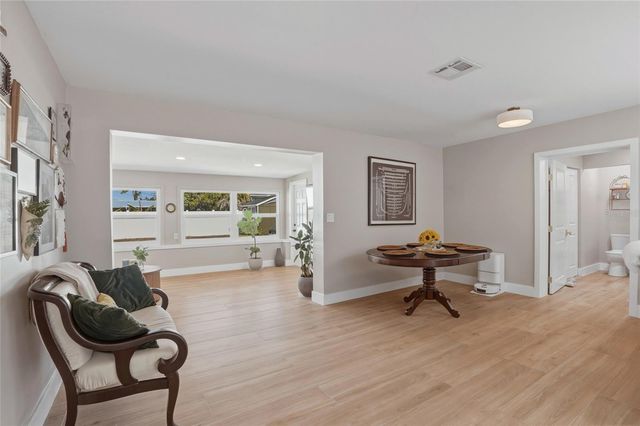 411 42ND AVENUE NE, St Petersburg, FL 33703