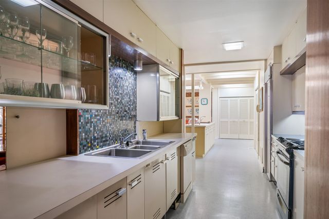 150 WARING RD, Memphis, TN 38117