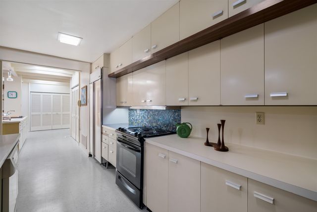 150 WARING RD, Memphis, TN 38117