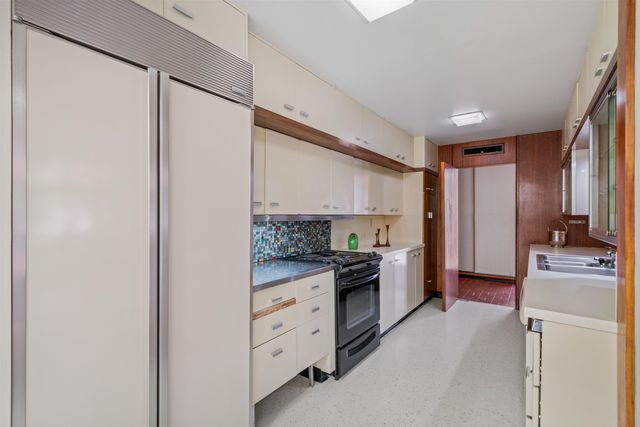 150 WARING RD, Memphis, TN 38117