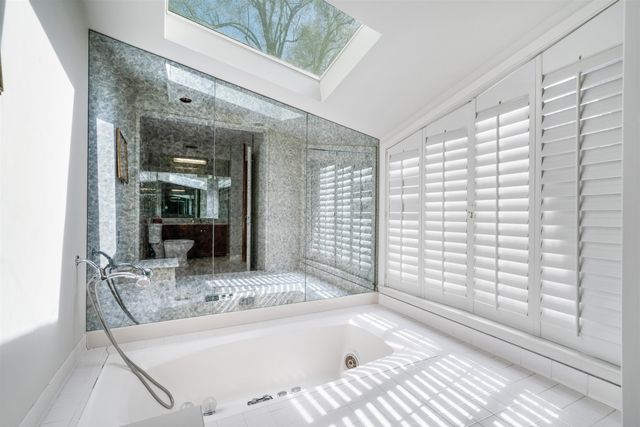 150 WARING RD, Memphis, TN 38117