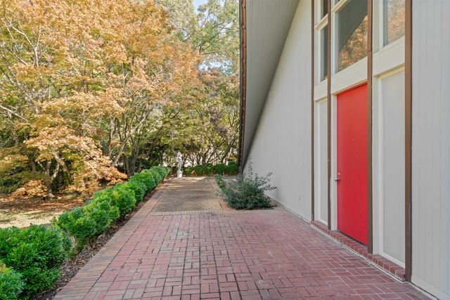 150 WARING RD, Memphis, TN 38117