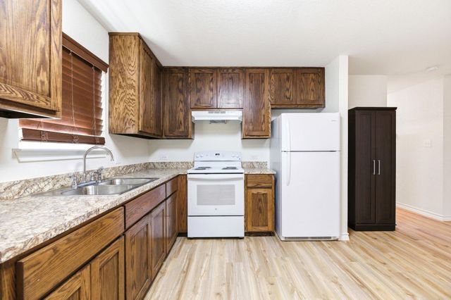 823 N Commerce ST A, Lockhart, TX 78644