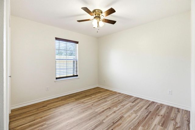 823 N Commerce ST A, Lockhart, TX 78644