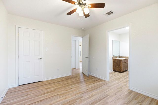823 N Commerce ST A, Lockhart, TX 78644