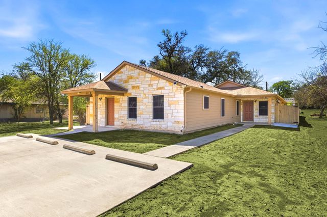 823 N Commerce ST A, Lockhart, TX 78644