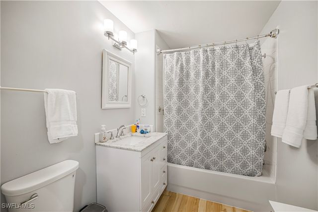 2220 Arielle DR 2006, Naples, FL 34109