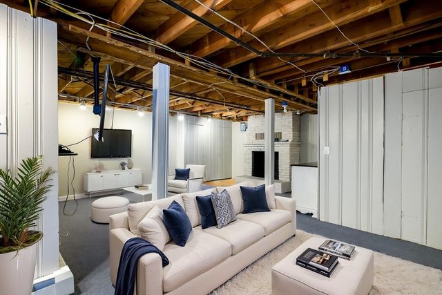 154 Pakachoag St, Auburn, MA 01501