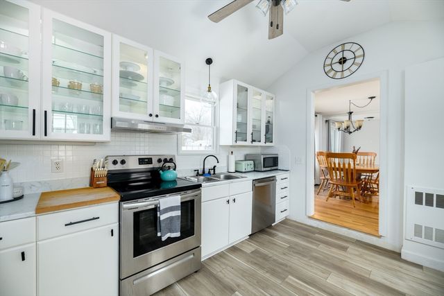 154 Pakachoag St, Auburn, MA 01501