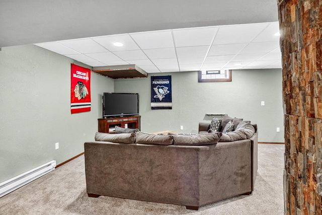 286 Hazel LANE, Hartland, WI 53029