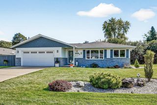286 Hazel LANE, Hartland, WI 53029