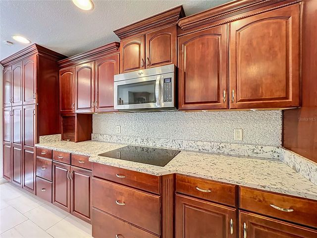 839 S DEERWOOD AVENUE, Orlando, FL 32825