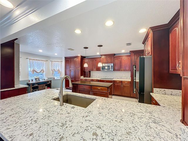 839 S DEERWOOD AVENUE, Orlando, FL 32825