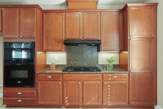 1995 Shady Oak St, Manteca, CA 95336