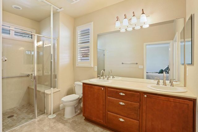 1995 Shady Oak St, Manteca, CA 95336