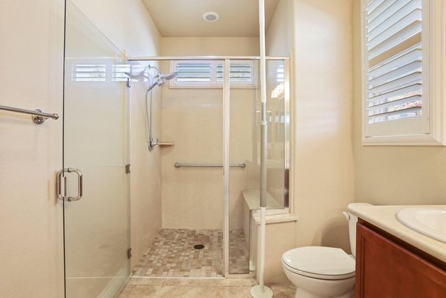 1995 Shady Oak St, Manteca, CA 95336