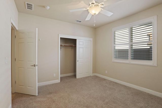 1995 Shady Oak St, Manteca, CA 95336