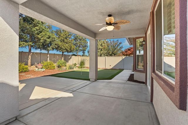 1995 Shady Oak St, Manteca, CA 95336