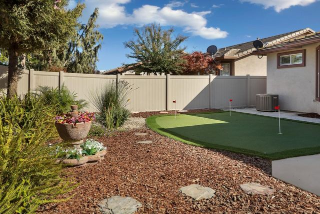 1995 Shady Oak St, Manteca, CA 95336