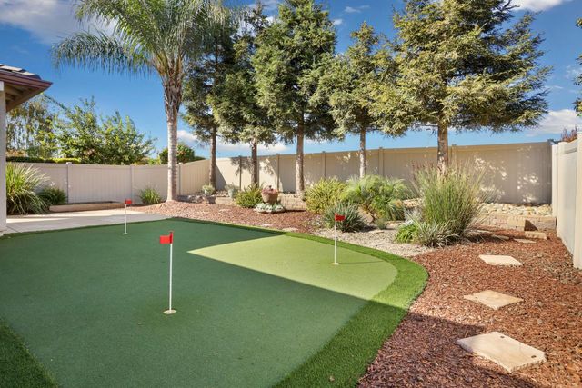 1995 Shady Oak St, Manteca, CA 95336