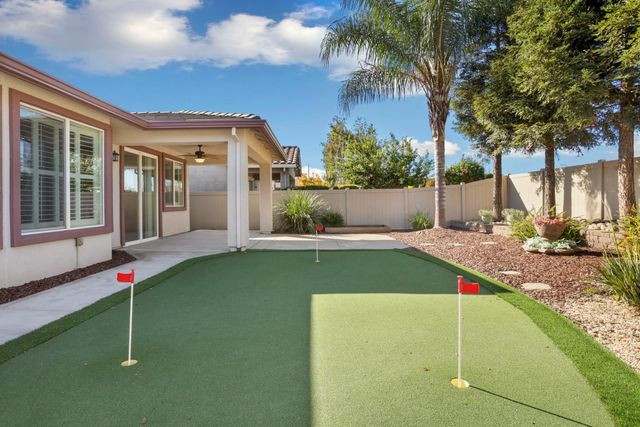 1995 Shady Oak St, Manteca, CA 95336