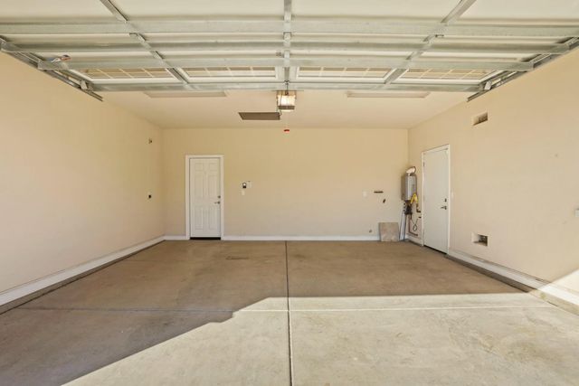 1995 Shady Oak St, Manteca, CA 95336