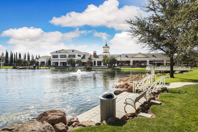 1995 Shady Oak St, Manteca, CA 95336