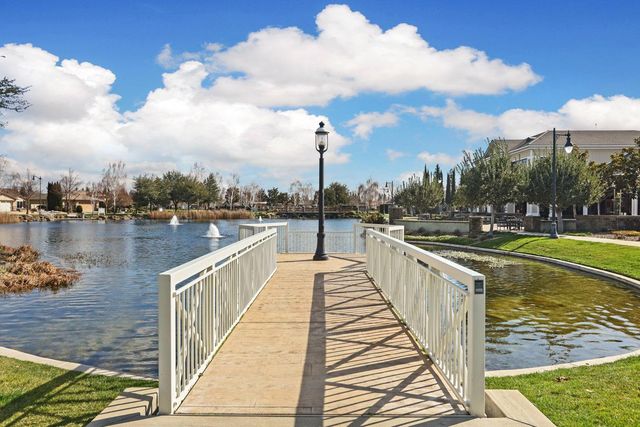 1995 Shady Oak St, Manteca, CA 95336