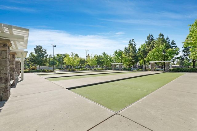 1995 Shady Oak St, Manteca, CA 95336